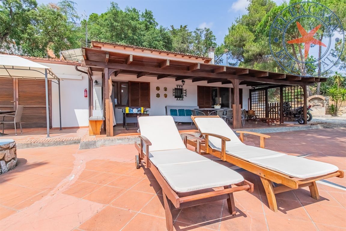 CAPOLIVERI - ELBA - VILLA INDIPENDENTE A DUE PASSI DAL MARE
